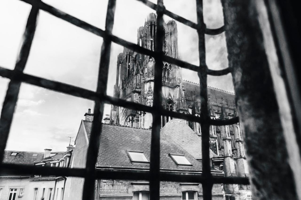 Ferienwohnung Tournelles Vue Cathedrale- Maison Climatisee Du Xvie Siecle Classee Reims Exterior foto
