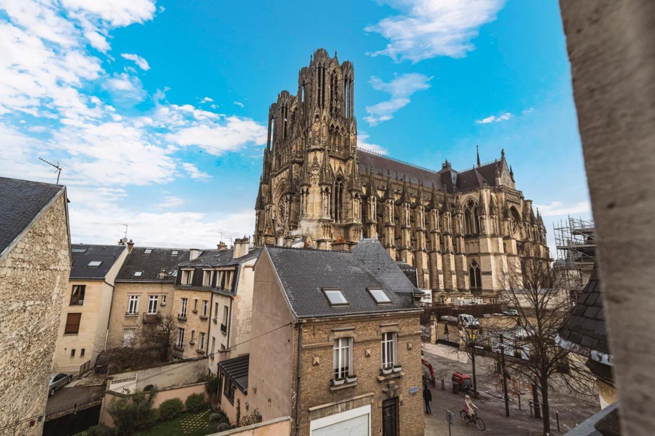 Ferienwohnung Tournelles Vue Cathedrale- Maison Climatisee Du Xvie Siecle Classee Reims Exterior foto